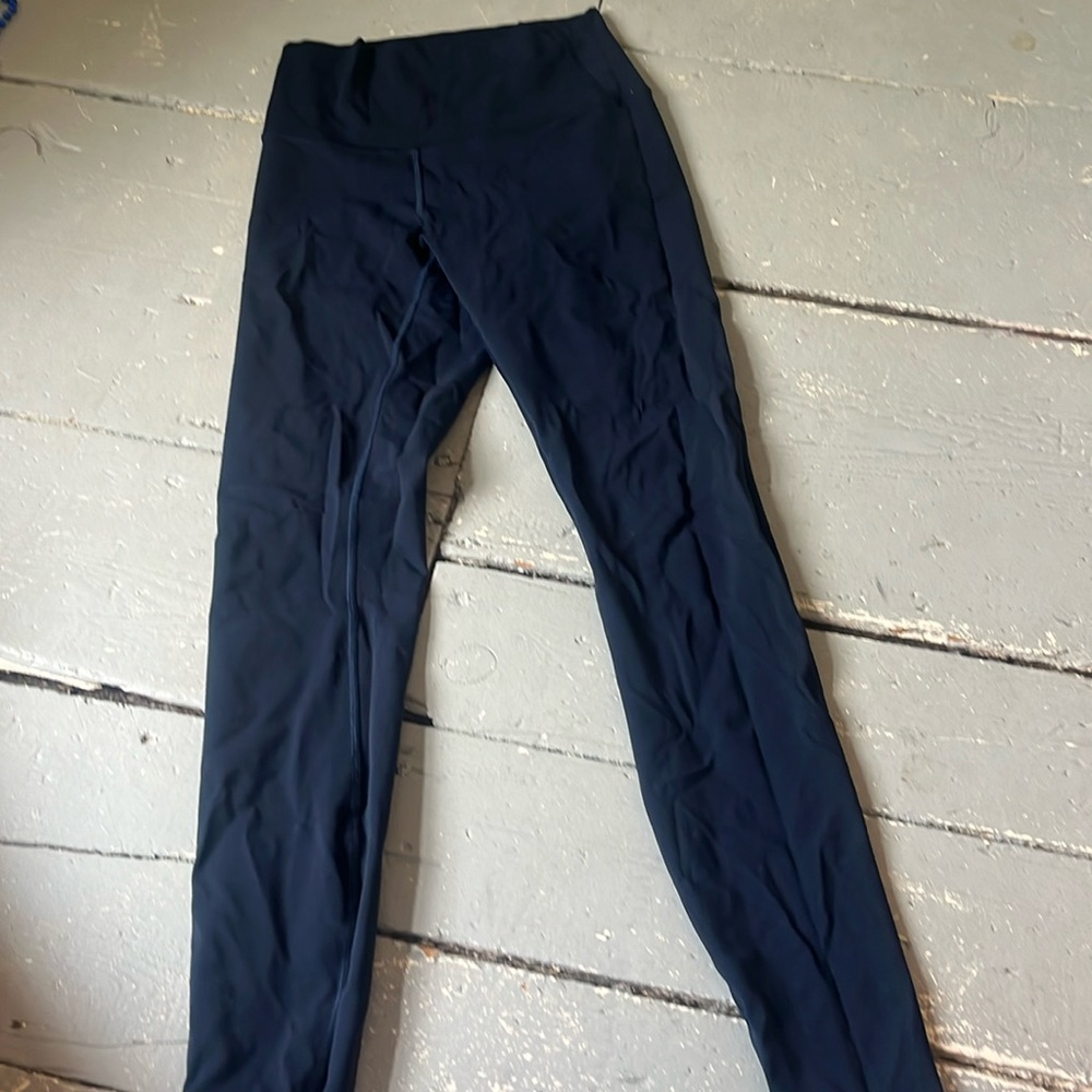 LULULEMON WUNDER UNDERS- size 4